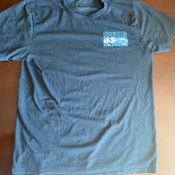 Men’s medium Outerbanks shirt - Picture 2 of 2